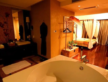 广深养生会所的黄昏恋：当爱情遇上八十岁